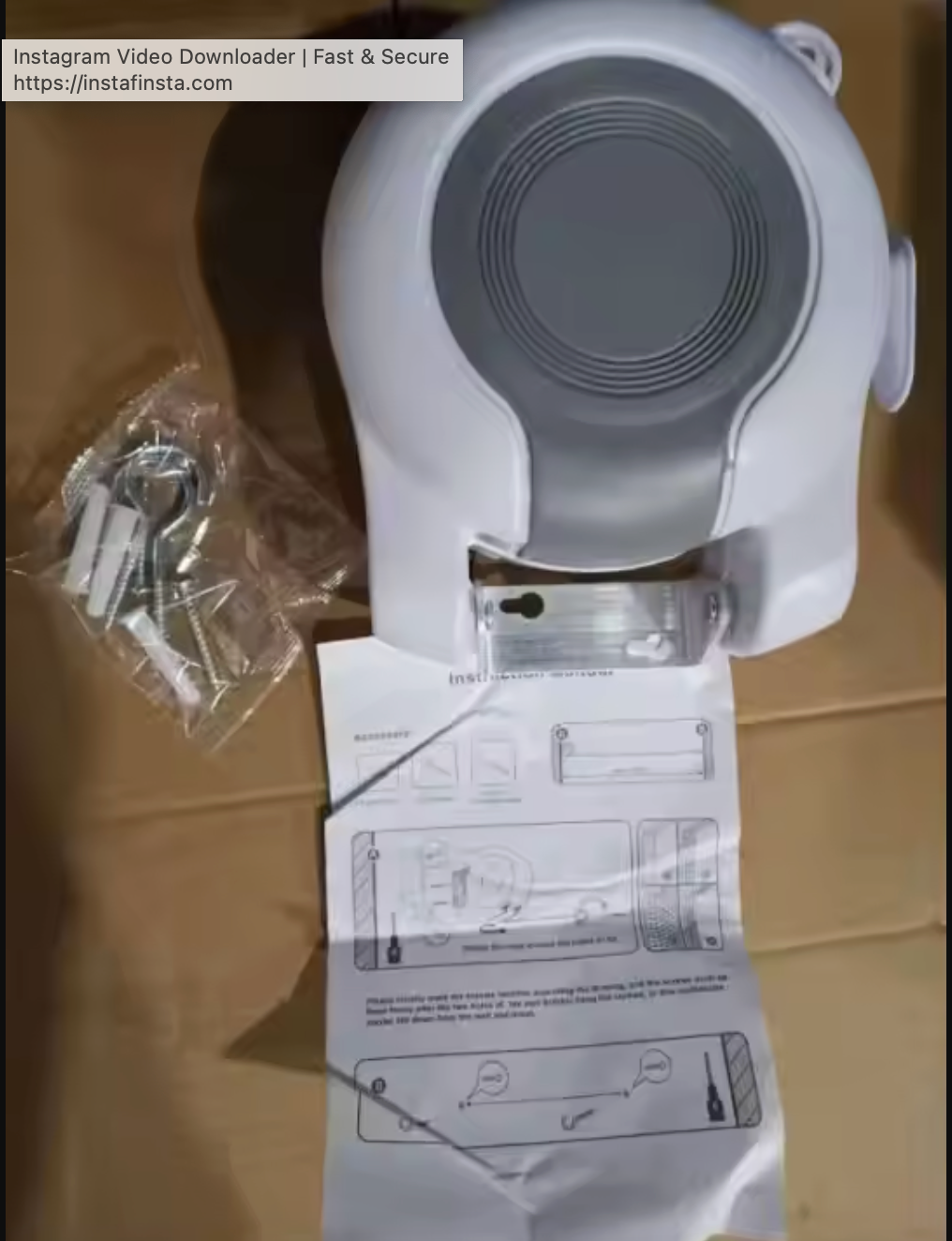 Lior Marino - Wall Mount Retractable Double Clothing Line